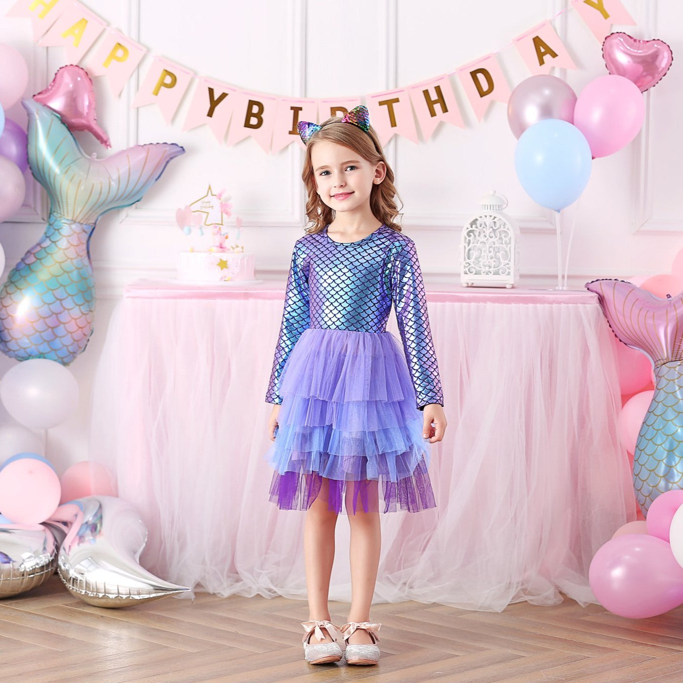 LONG SLEEVED DRESS WITH MERMAID PATTERN